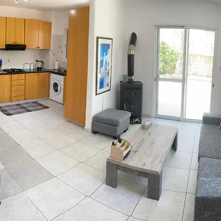 Paphos With Private Pool Apartman